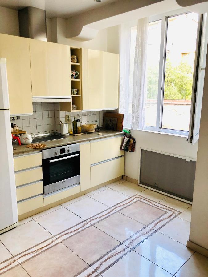 La Gare Apartment Varna Eksteriør billede